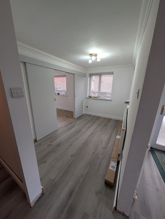 Property photo 3 of 11 Dining Area