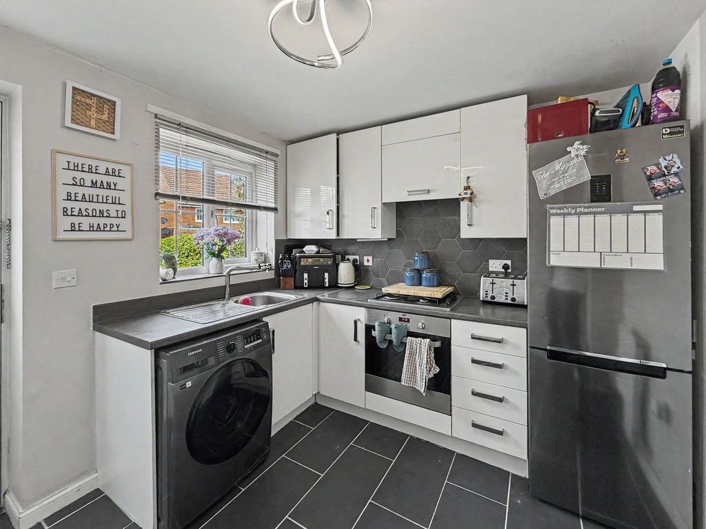 Property photo 3 of 19