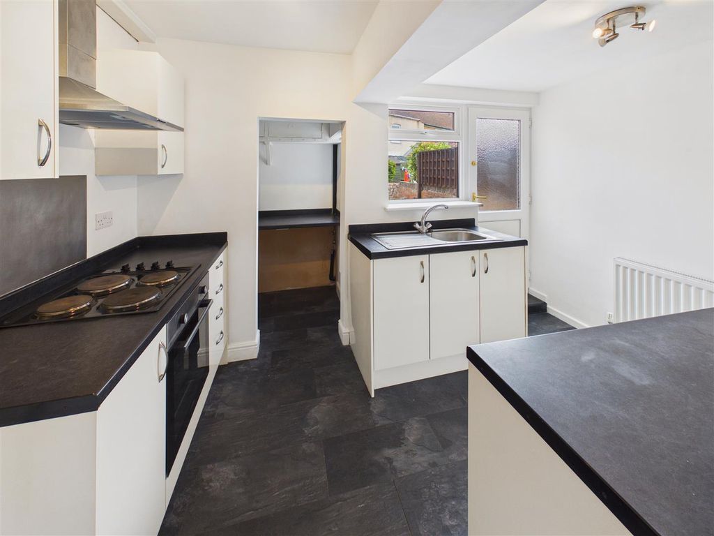 Property photo 3 of 13 Kitchen