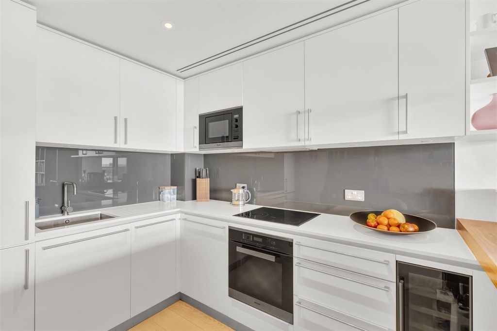 Property photo 3 of 17 Kitchen.Jpg