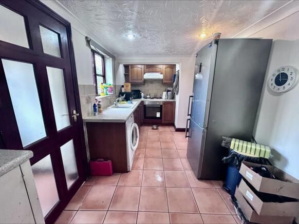 Property photo 3 of 10 Kitchen