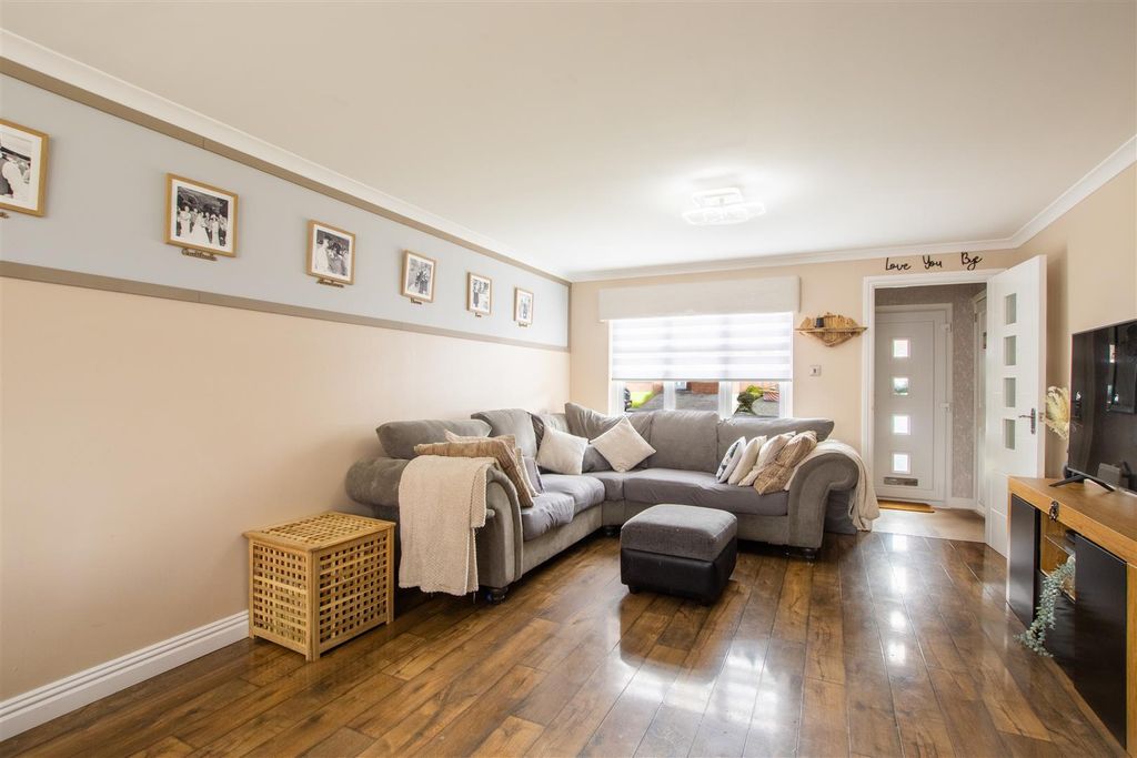 Property photo 2 of 19 Lounge-6.Jpg