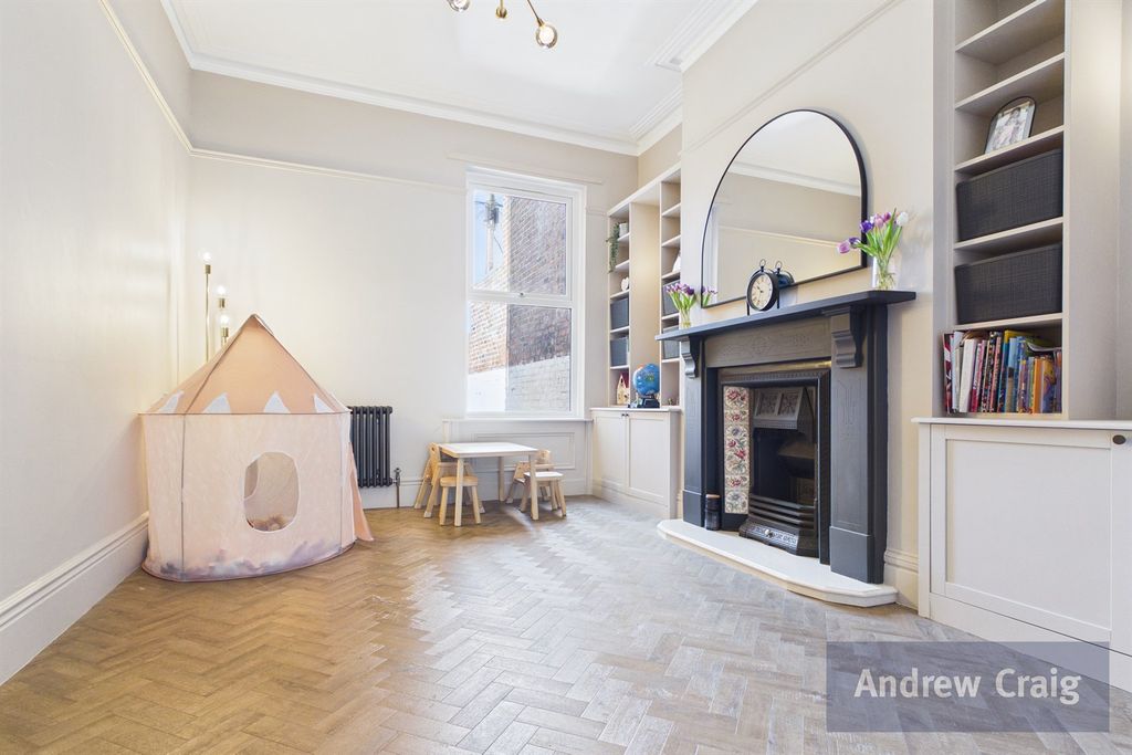 Property photo 3 of 24 Dining Room