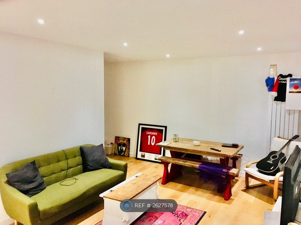 Property photo 2 of 13