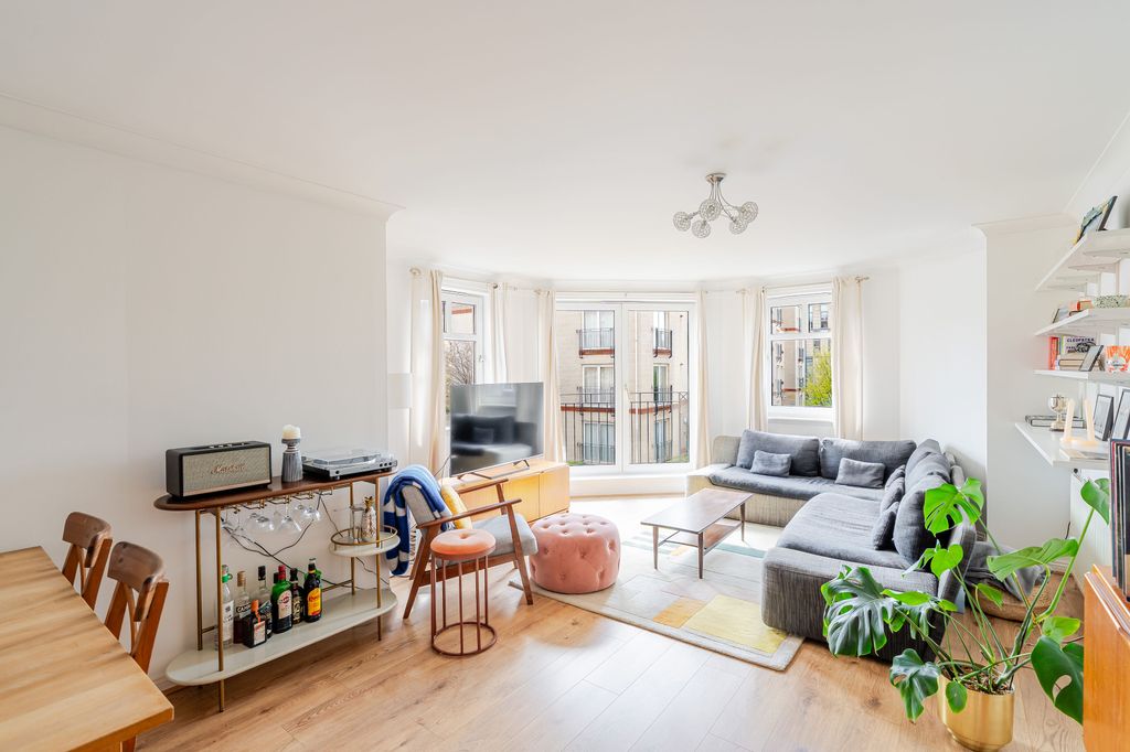 Property photo 2 of 21 Property Image 2