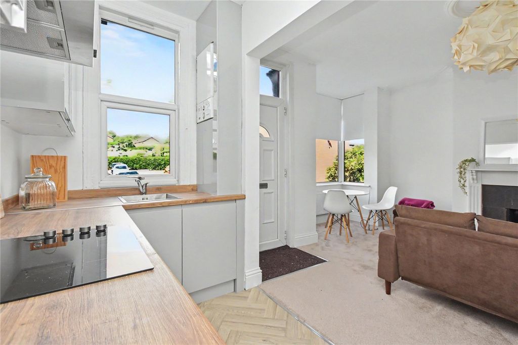 Property photo 2 of 11 Picture No. 18
