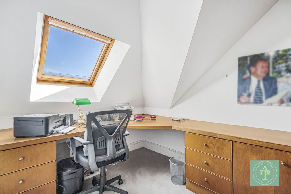 Additional image 28 of 3 bed flat for saleClaremont Heights, Enfield EN2