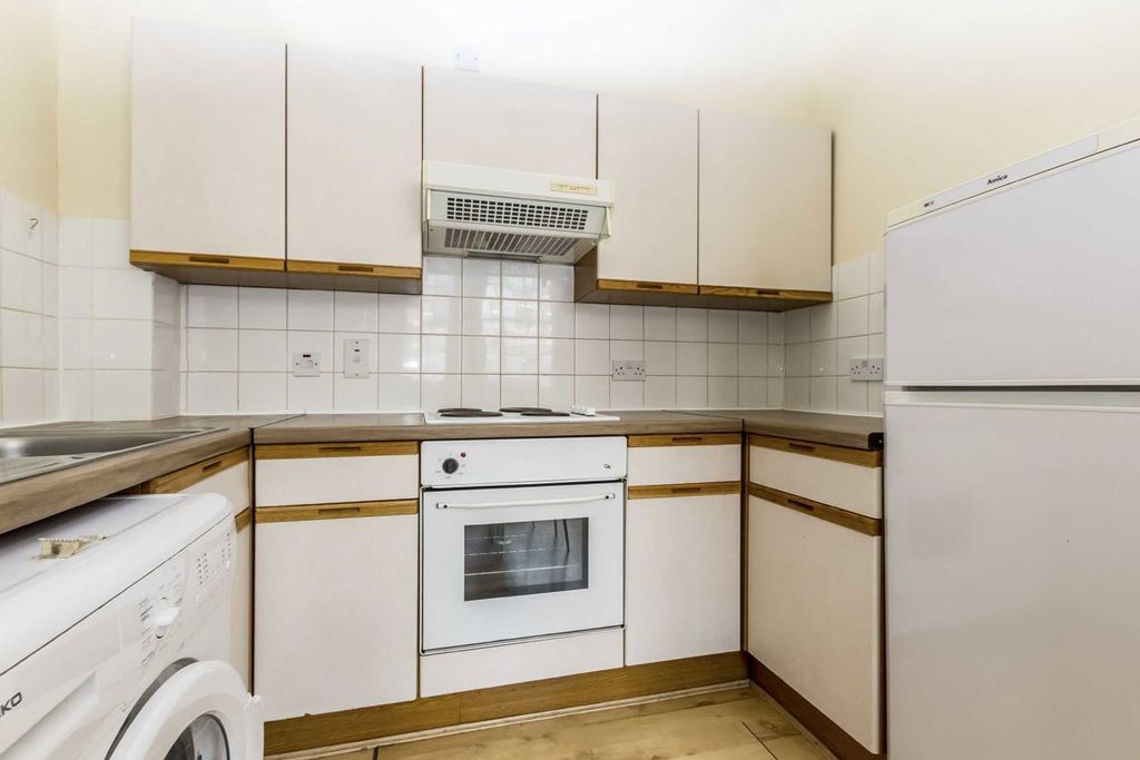 Property photo 3 of 4