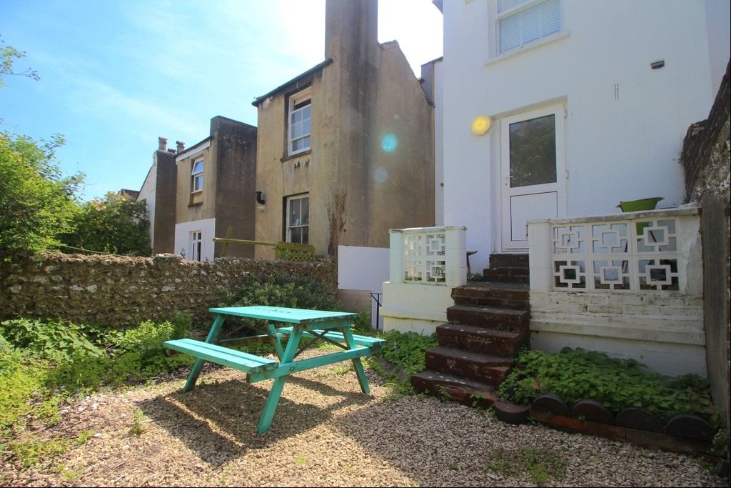 Property photo 3 of 10 Picture No. 05