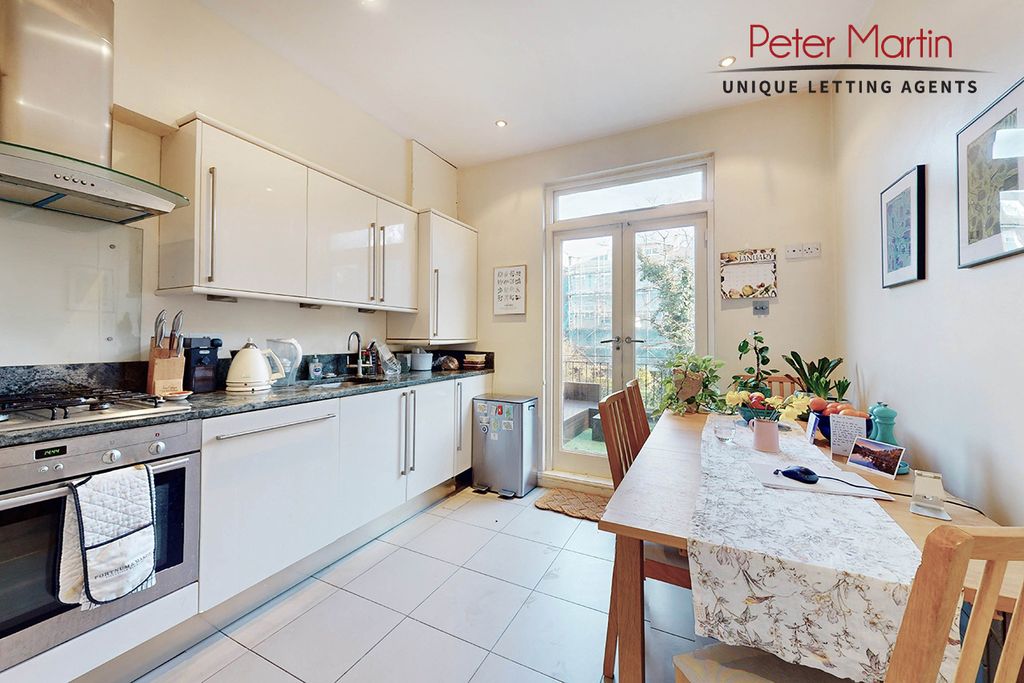 Property photo 2 of 8 Photo 9