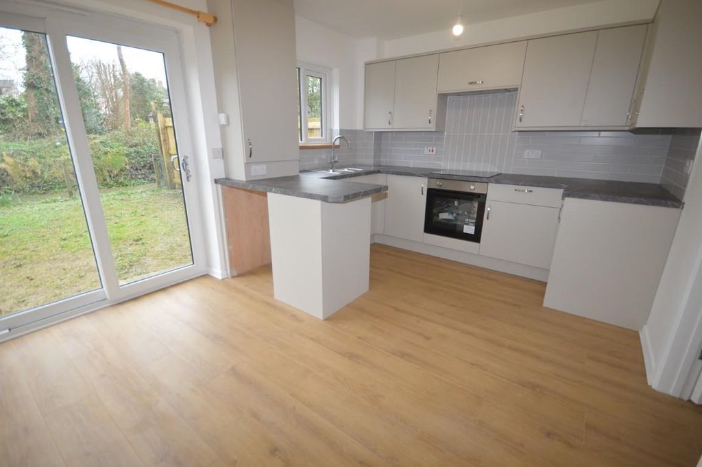 Property photo 3 of 13 Dsc_0026 (Medium).Jpg