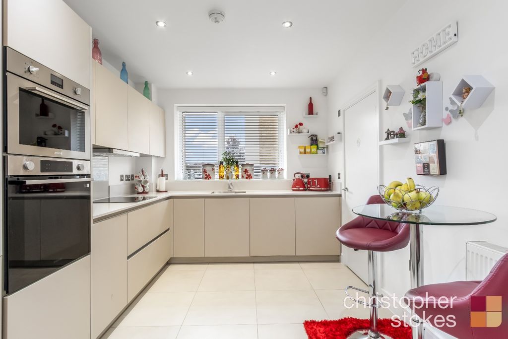 Property photo 3 of 25 4553075