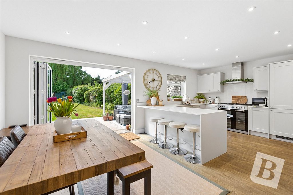 Property photo 2 of 29 Kitchen / Dining