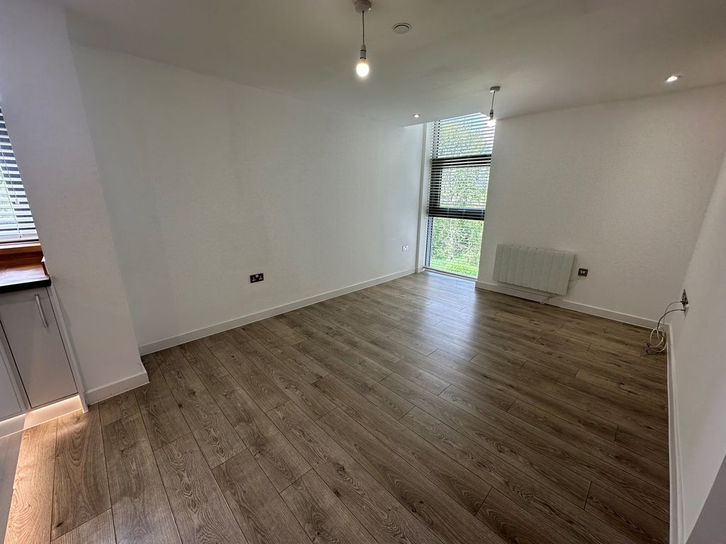 Property photo 2 of 11 Image