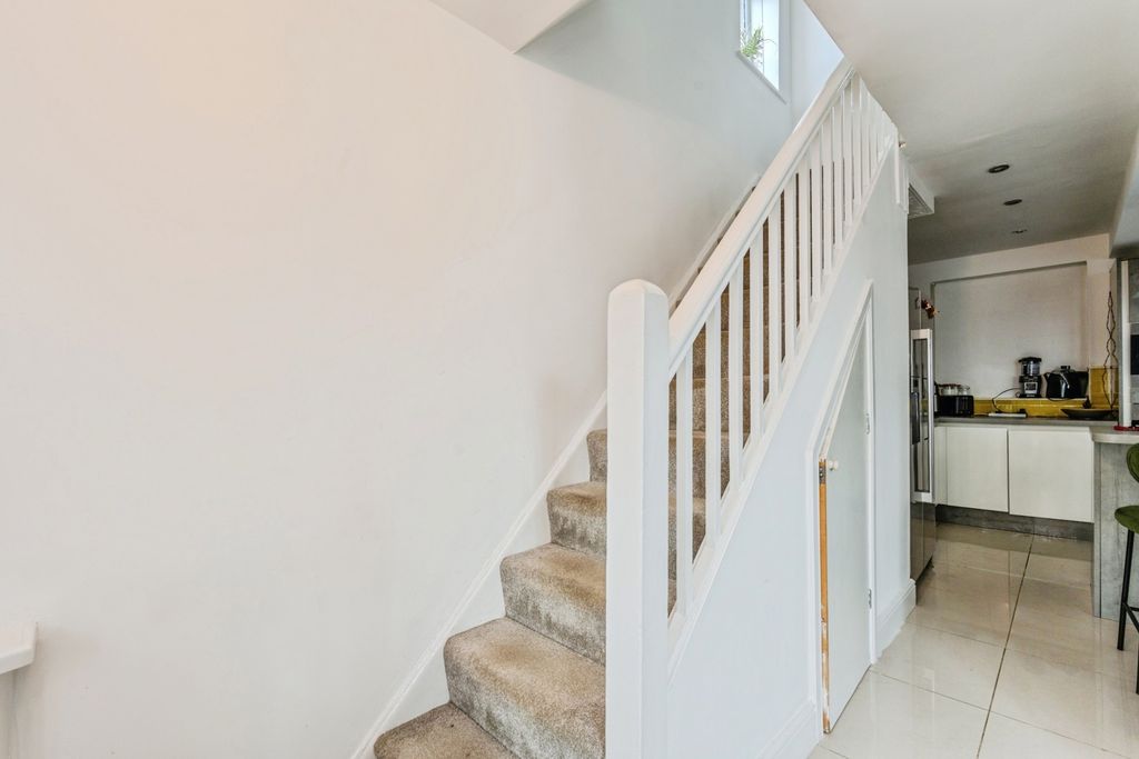 Property photo 2 of 11 Pbox-Img.Jpg