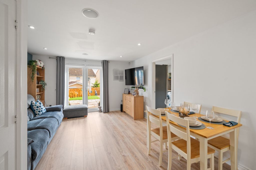 Property photo 2 of 31 5703442