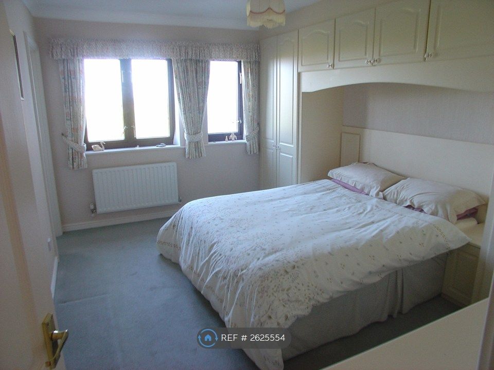 Property photo 3 of 10 Bedroom 1