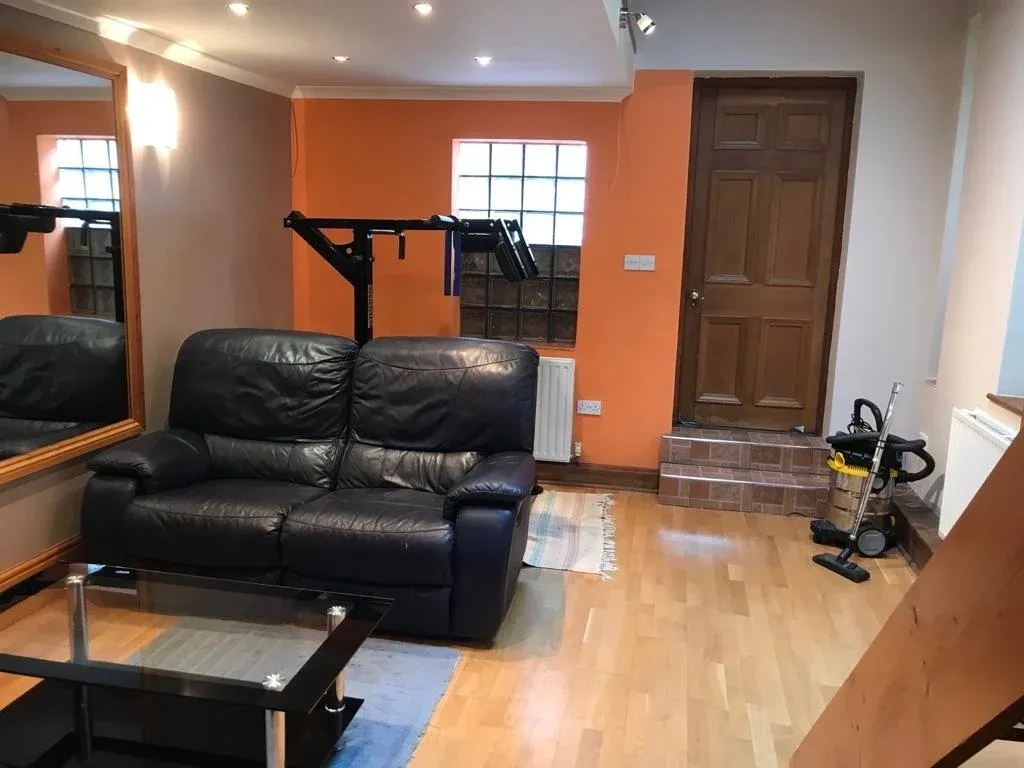 Property photo 3 of 6