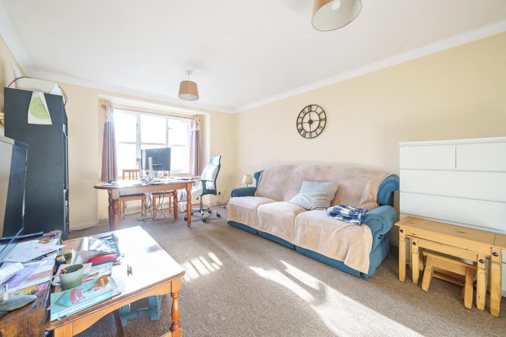 Property photo 2 of 17 Living Room