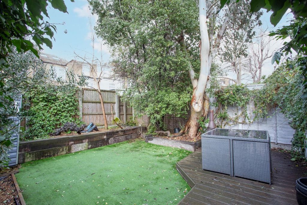 Property photo 2 of 22 Garden