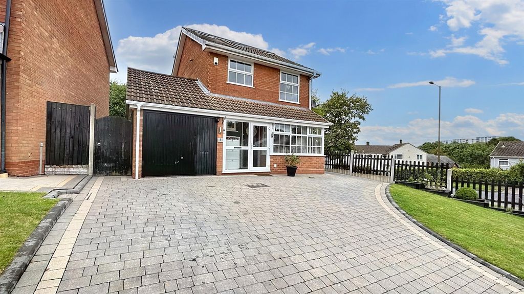 Property photo 1 of 21 Approach
