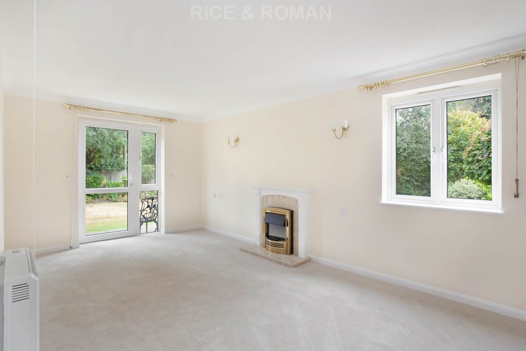 Property photo 2 of 9