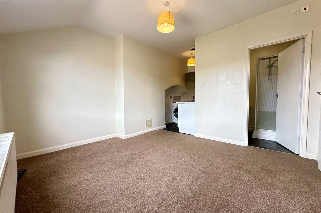 Property photo 3 of 6 Picture No. 06