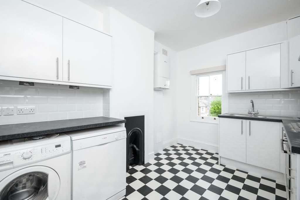 Property photo 2 of 9 Kitchen