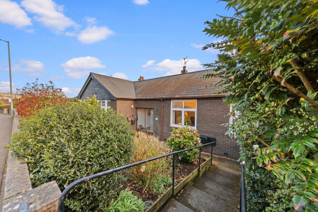 Property photo 1 of 30