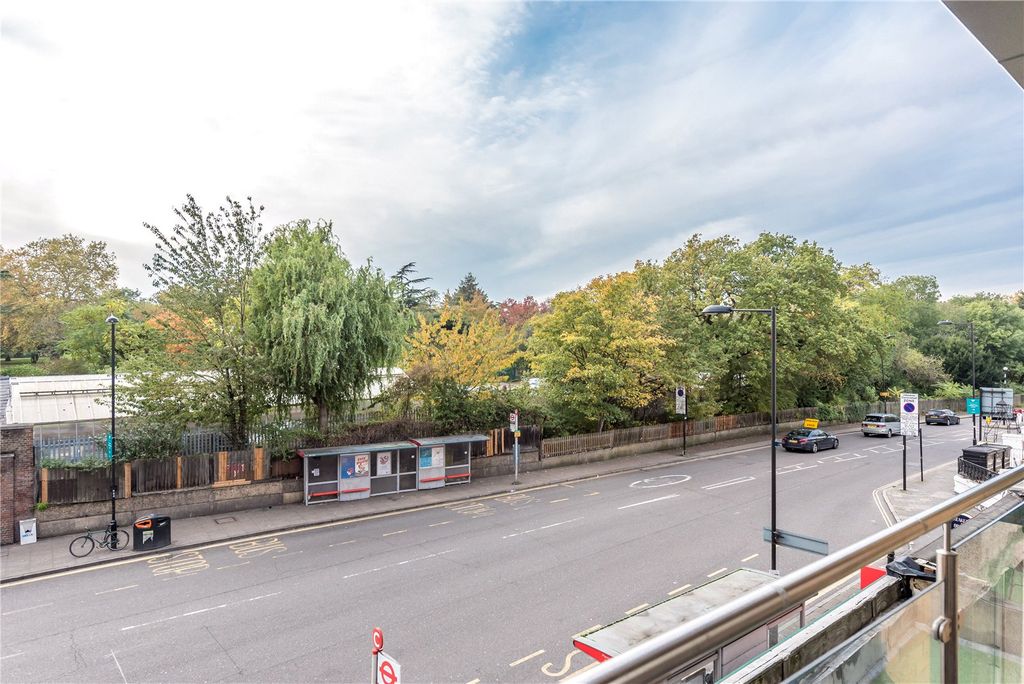 Property photo 2 of 8 Picture No. 11