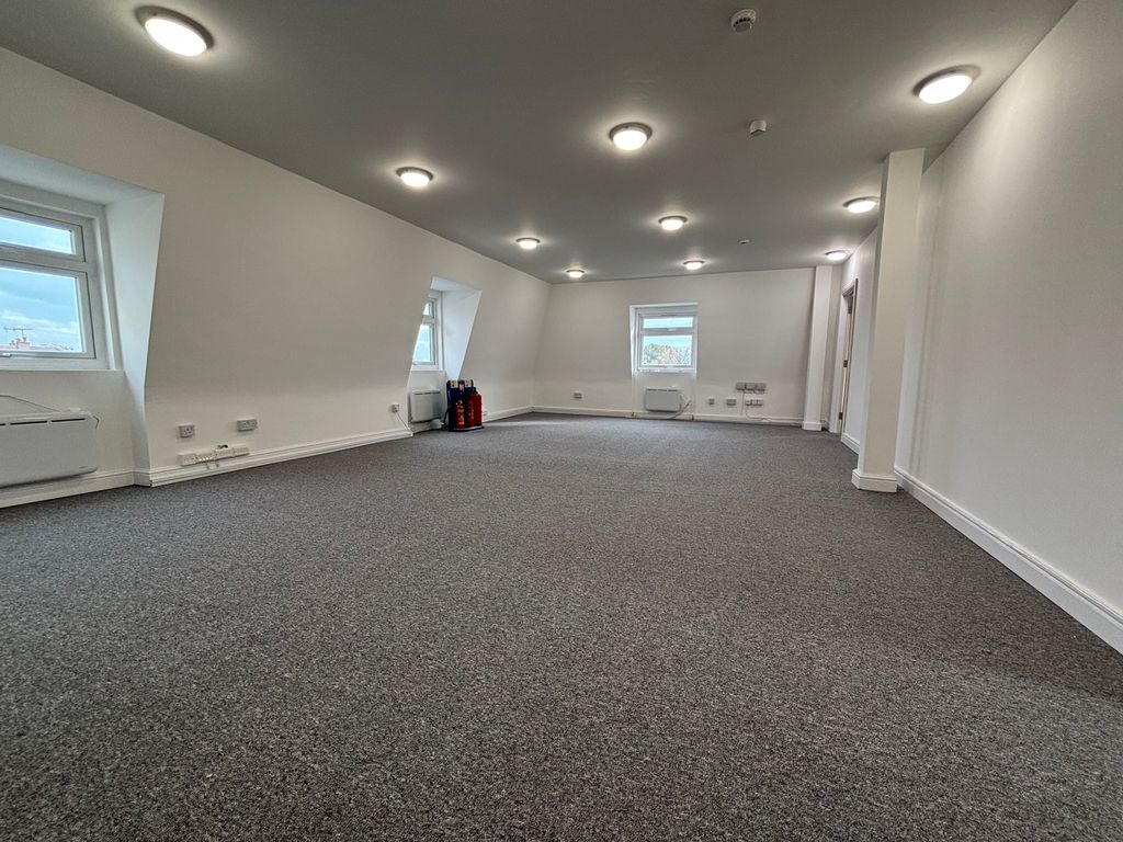 Property photo 1 of 2