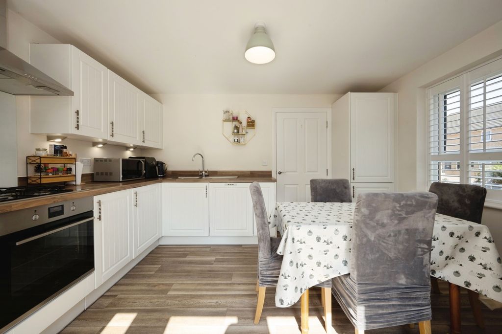 Property photo 3 of 15 Pbox-Img.Jpg