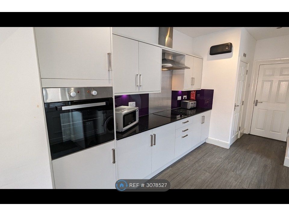 Property photo 2 of 29 Kitchen