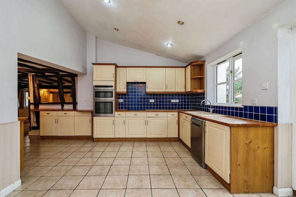 Property photo 3 of 24