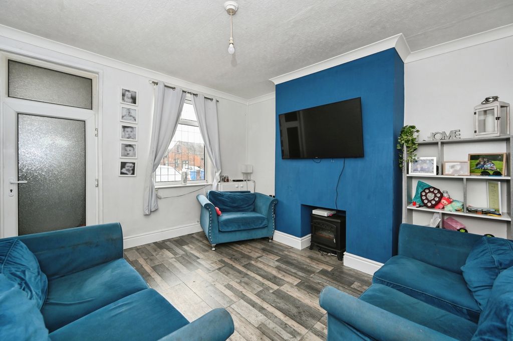 Property photo 3 of 15