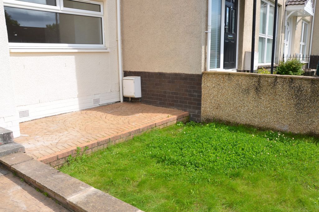 Property photo 2 of 20