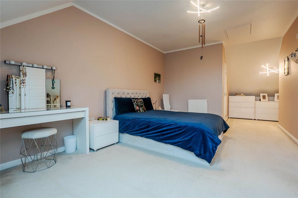 Property photo 3 of 18 Picture No. 01