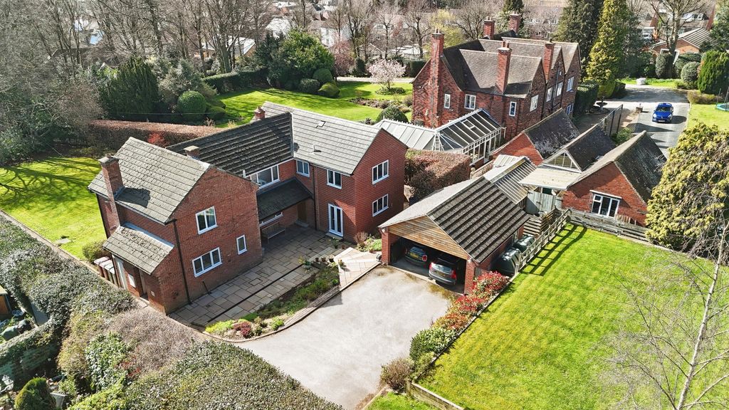 Property photo 2 of 26 Rear Garden