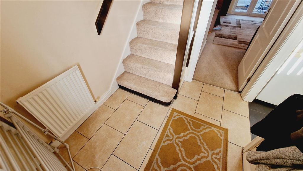 Property photo 2 of 19 Entrance Hallway