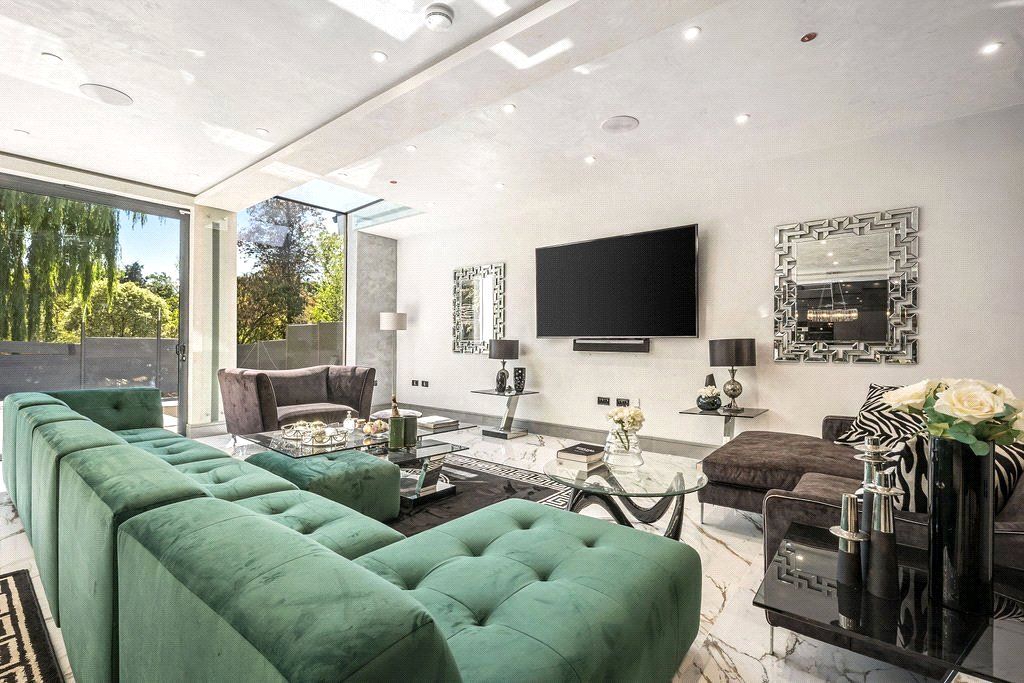 Additional image 6 of 5 bed detached house to rentWaggon Road, Barnet EN4