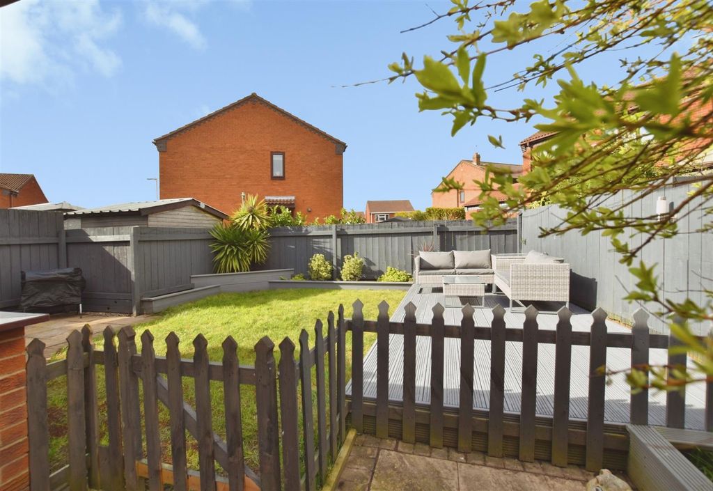 Property photo 3 of 20 9406Bcfd-Garden 20A.Jpg