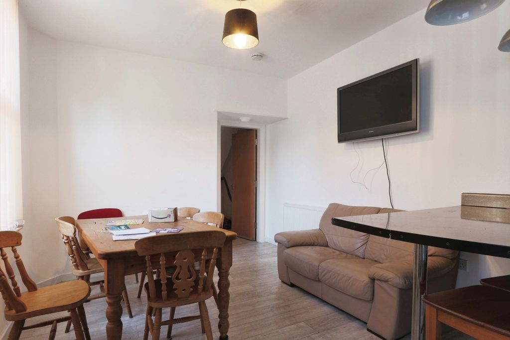 Property photo 3 of 9 3176376