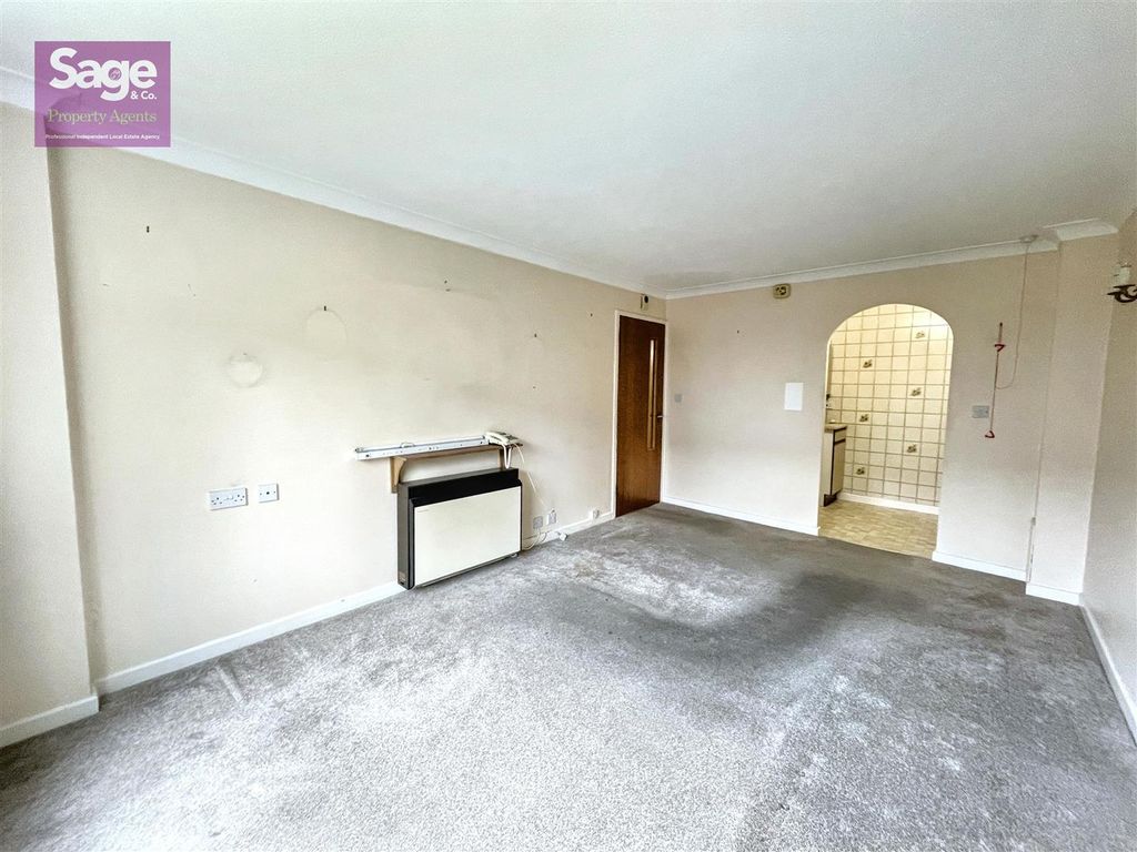 Property photo 3 of 17