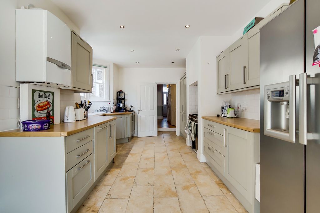 Property photo 2 of 6 6_Kitchen-0