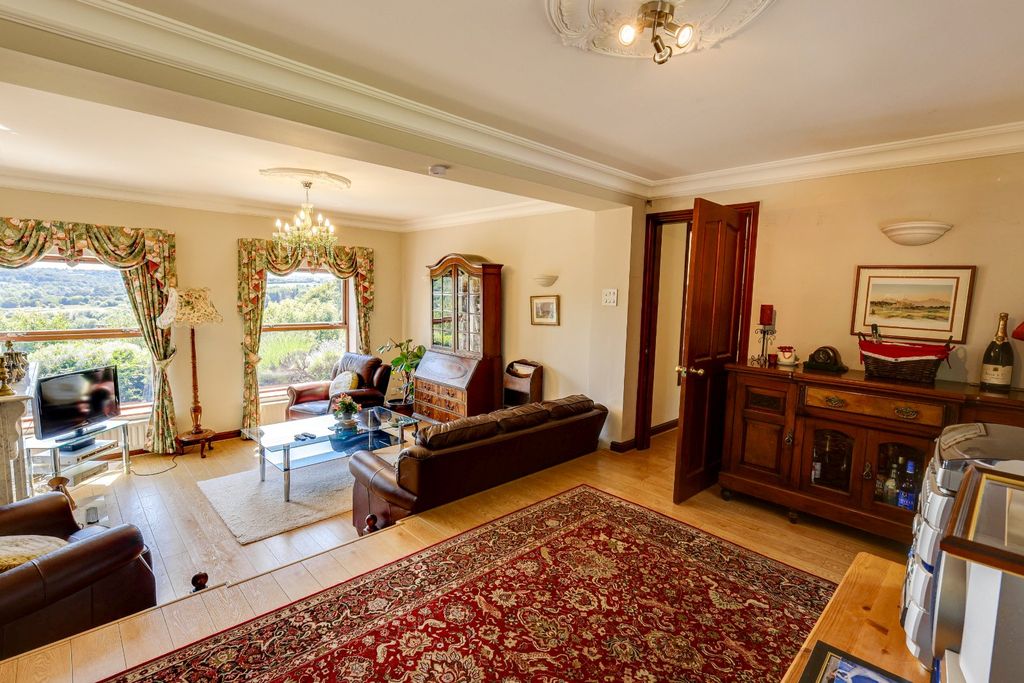 Property photo 3 of 25 Picture No. 47