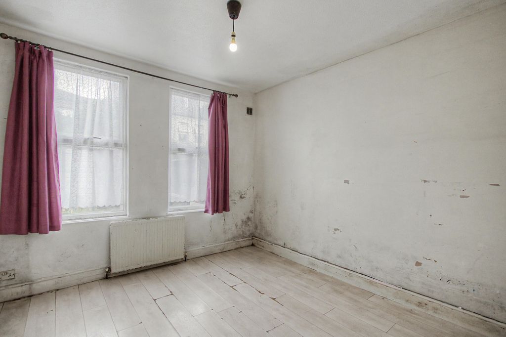 Property photo 2 of 14 35 Morieux Road, Leyton, London E10 7Lj