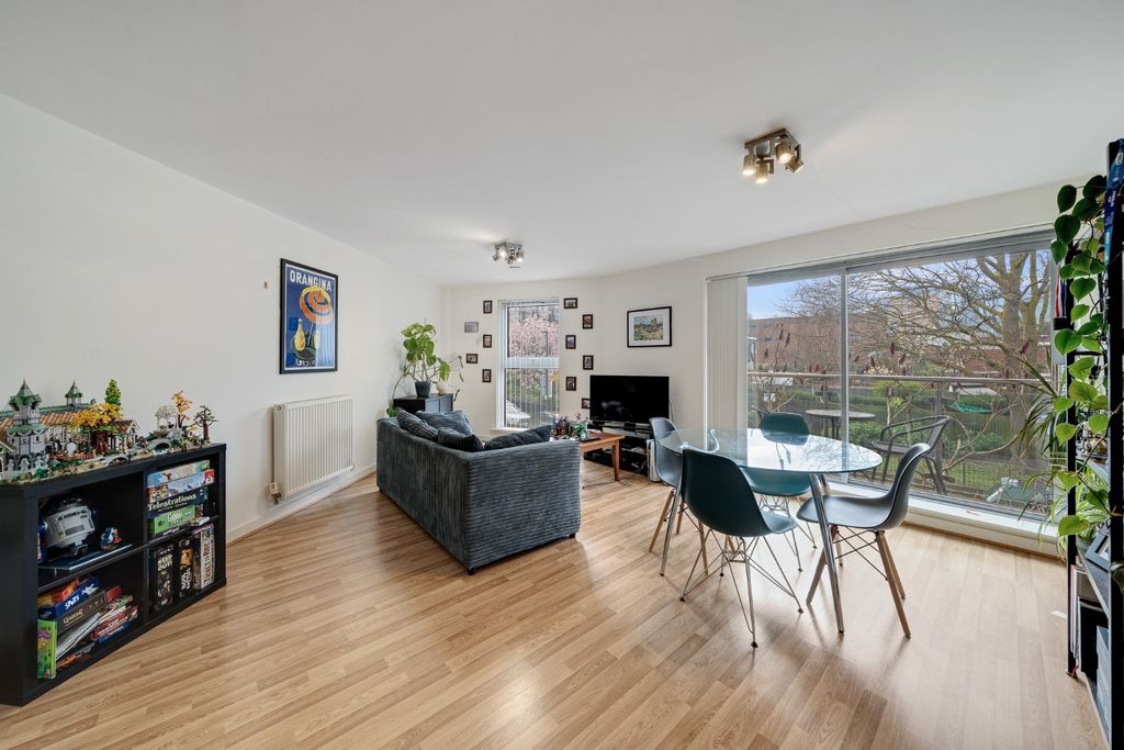 Property photo 2 of 14 5165992