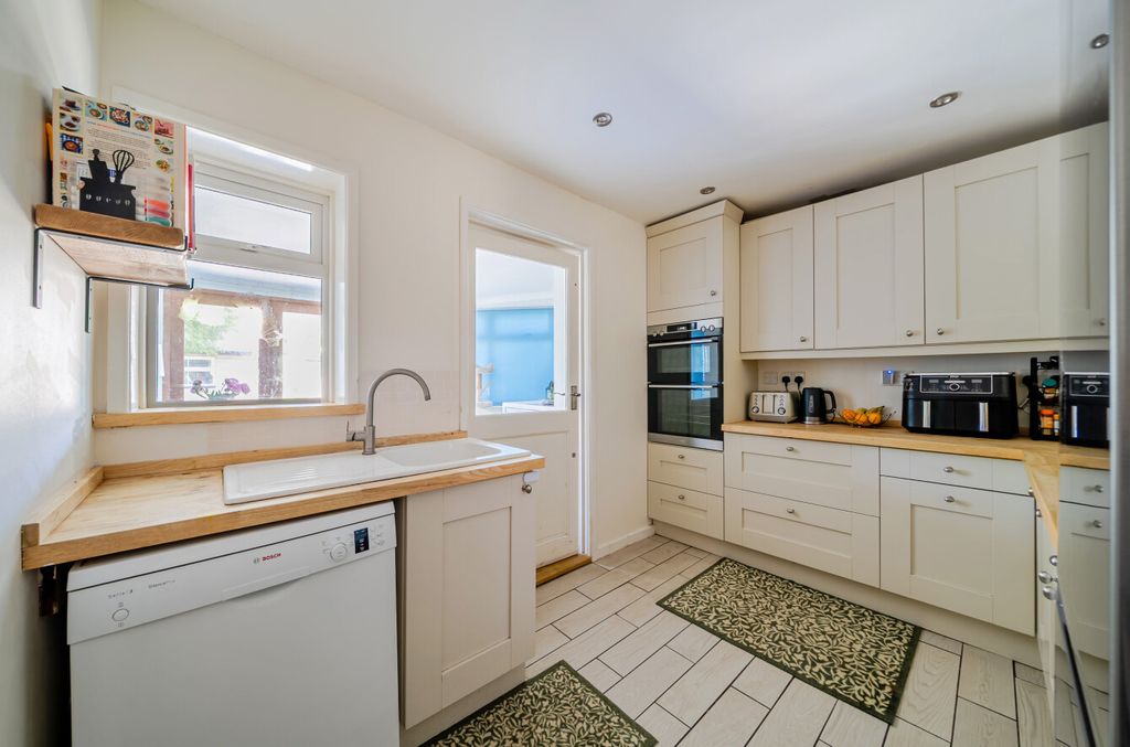 Property photo 3 of 15 1486417-23-6A4668...