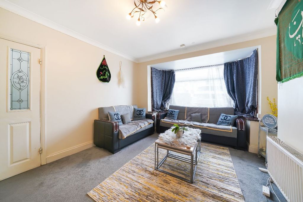 Property photo 2 of 14