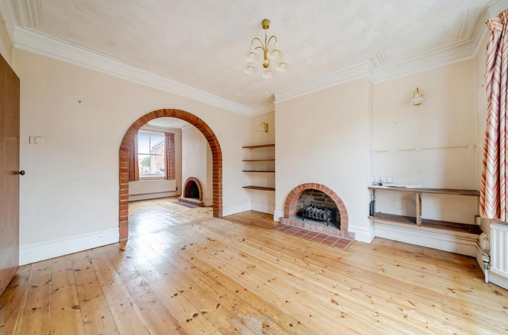 Property photo 2 of 19 Hursley Road 57 (1).Jpg